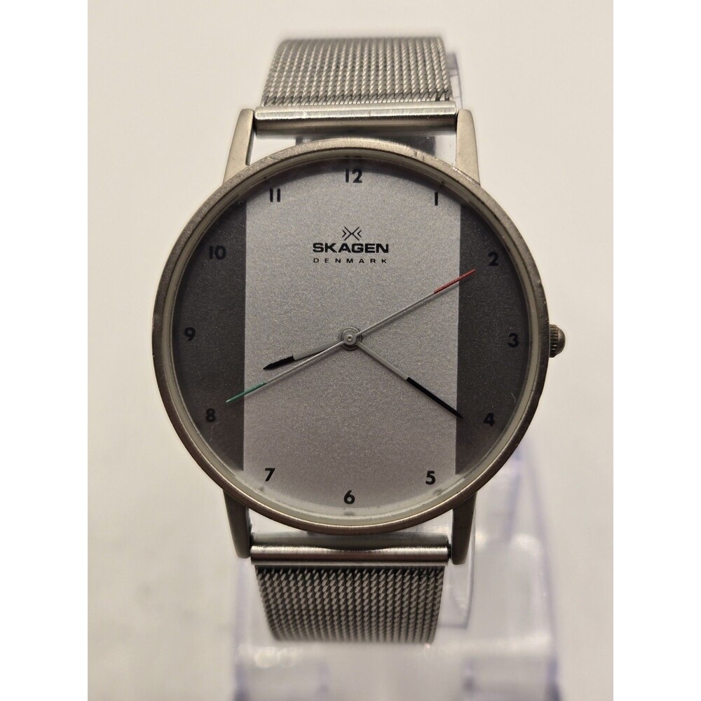 Skagen Watch Womens 33mm Silver Tone Round Striped Dial Mesh Band New Battery
